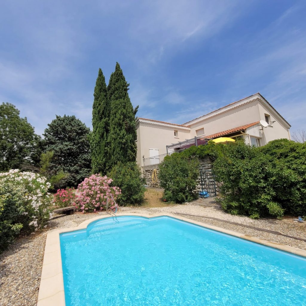 Piscine domaine des muriers